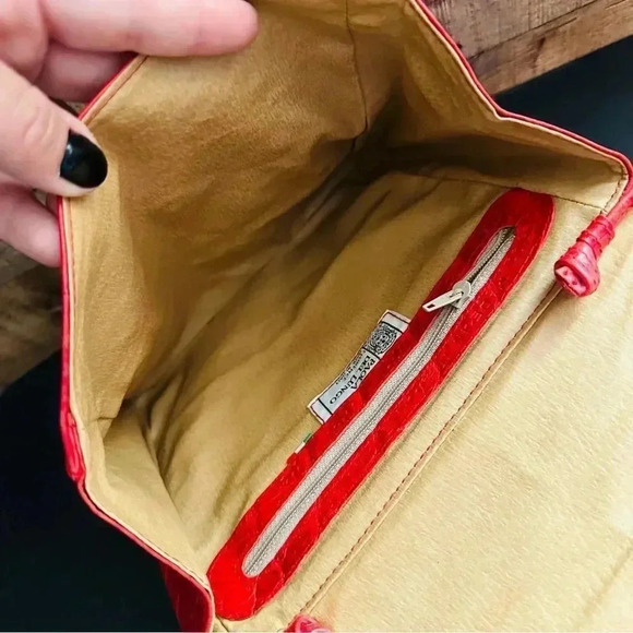 Paola Del Lungo Made In Italy Croc Embossed Red Leather Crossbody - Picture 10 of 10